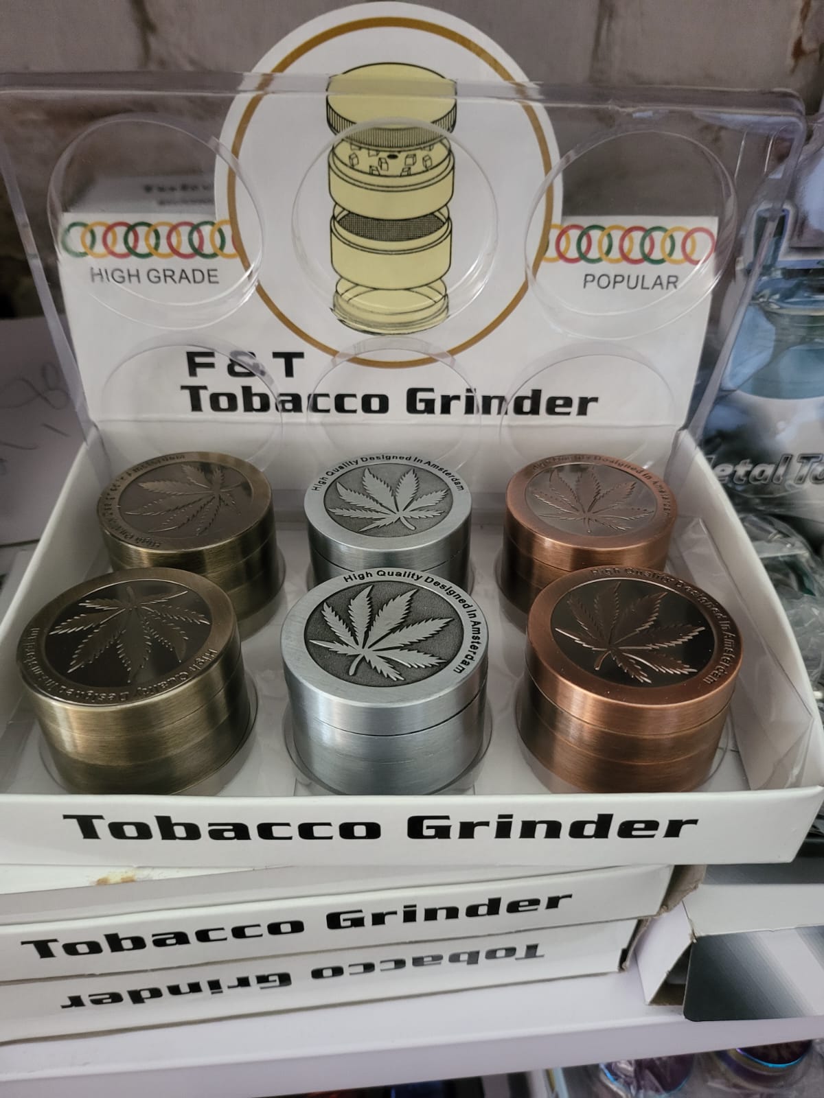 F&T Metall Grinder – Tabakmühle mit Sieb, verschiedene Farben (Einzelstück)